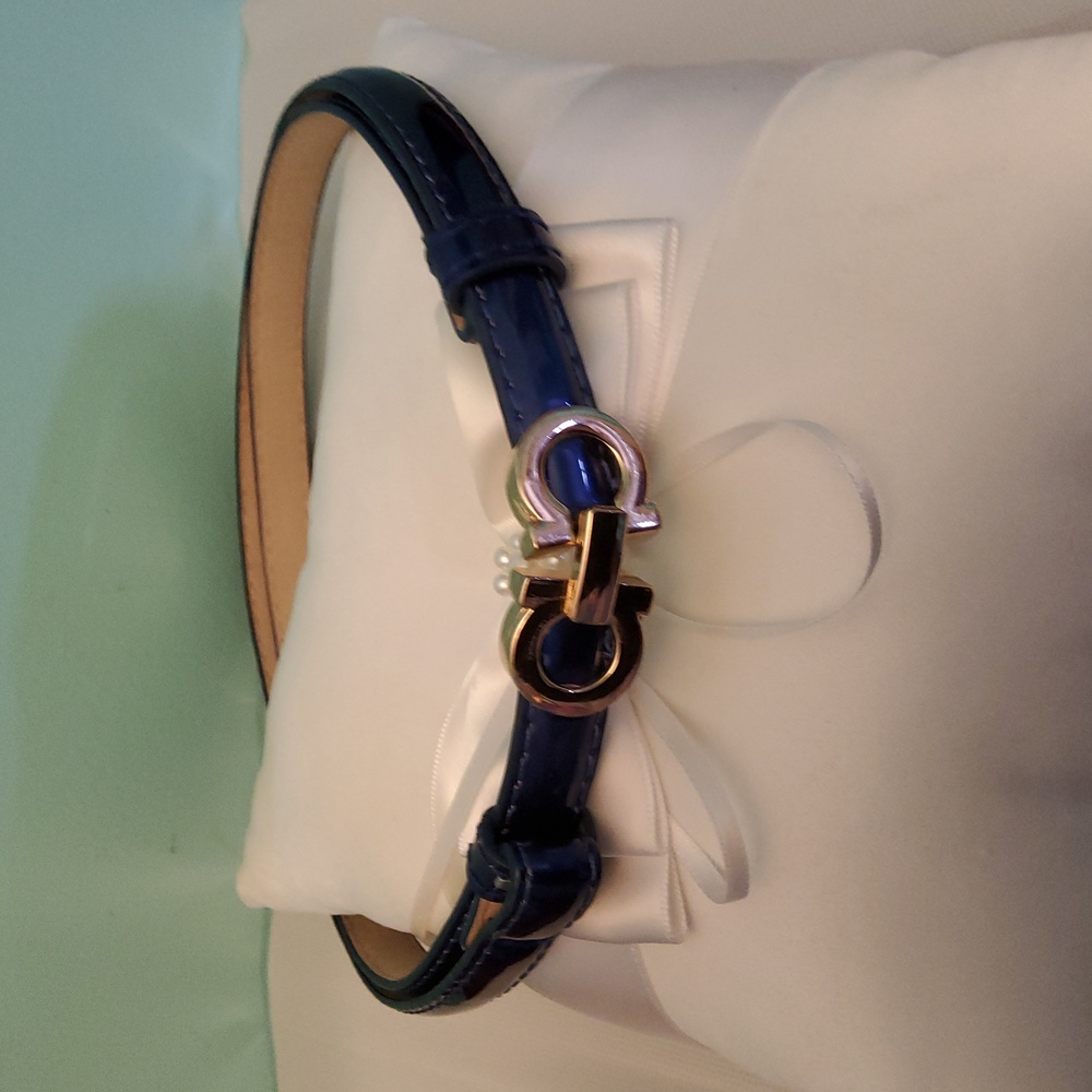 Navy Patent Leather Women's Belt with Gold-Tone Interlock Buckle